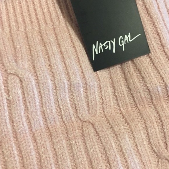[Sold] Nasty Gal Pink Cable knit Top and Shorts Loungeset - Picture 8 of 9